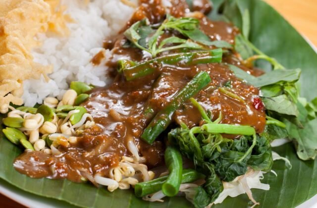 sego pecel malang kuliner malang