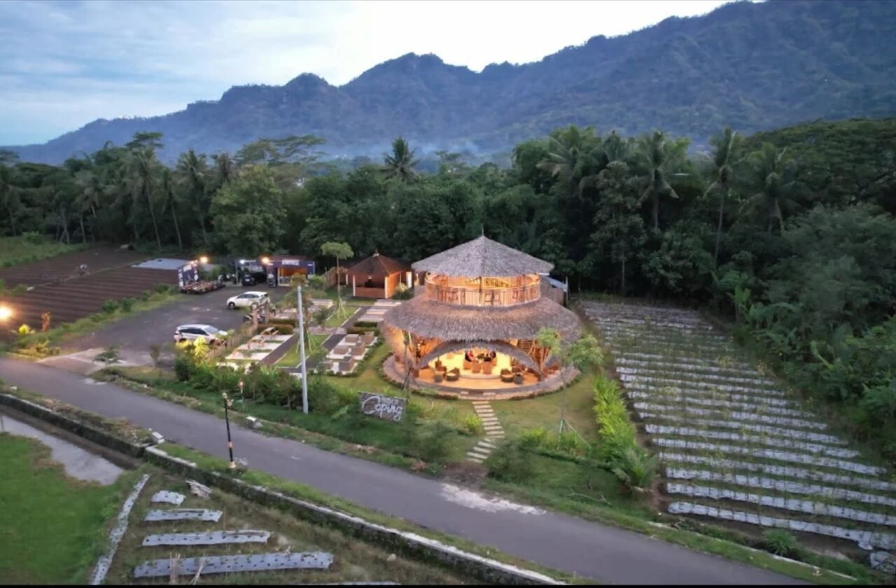 resto nuansa alam terdekat