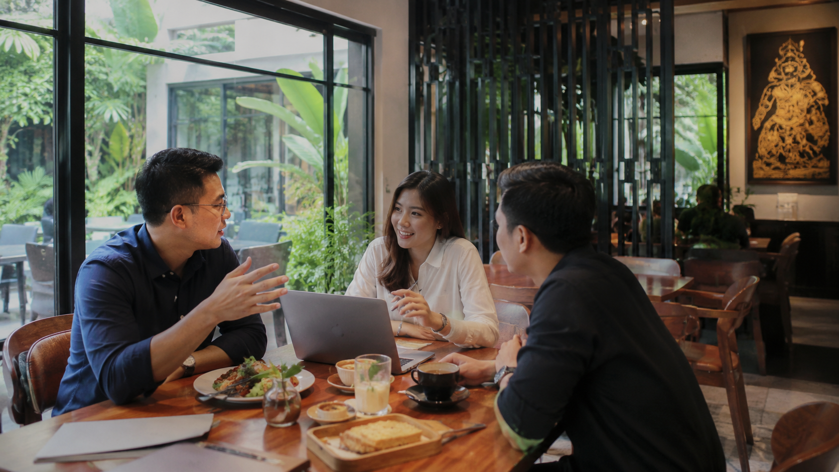 Area nongkrong outdoor cafe meeting Semarang Kota yang nyaman