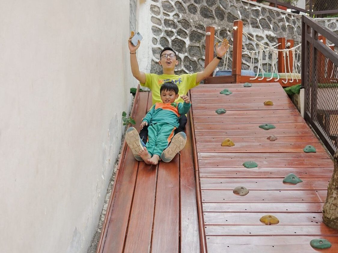 Area playground anak di Kedai Bukit Rhema Magelang